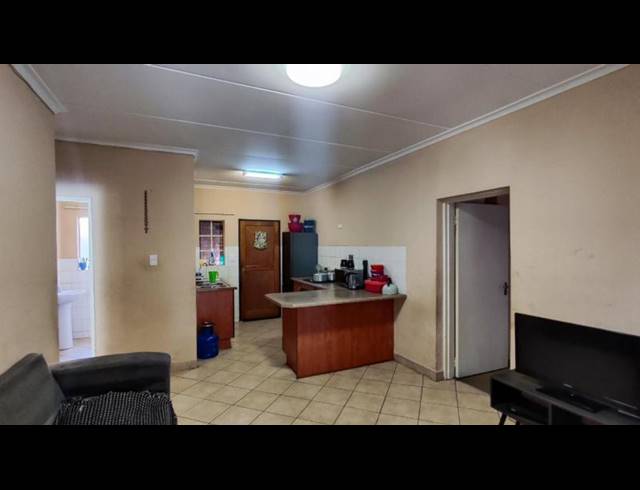 3 BEDROOM TOWNHOUSE FOR SALE IN ELSPARK EXT 4